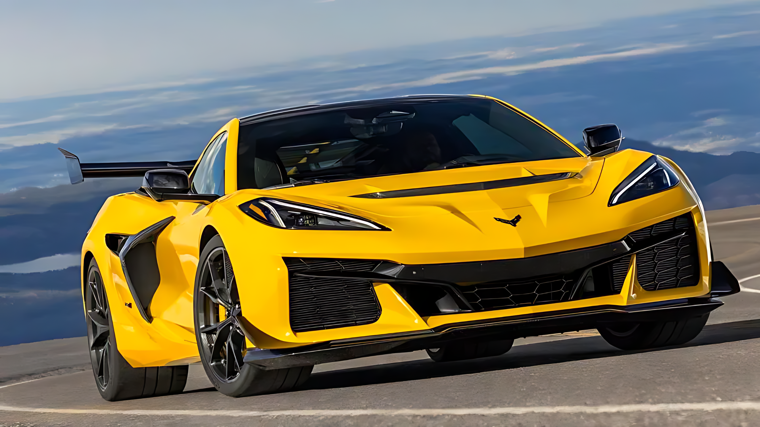 2025 Chevrolet Corvette ZR1 First Look: 1,000hp Power vs. Weight Issues